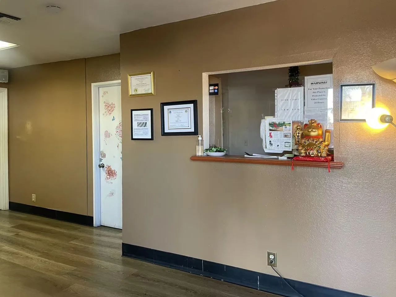 Front desk inside Charming Spa on Sunnymead Blvd in Moreno Valley, CA